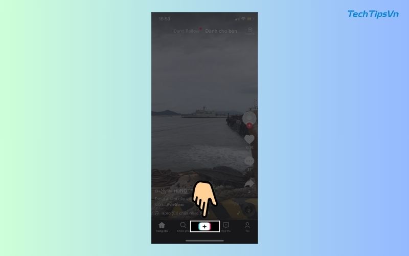 Cách livestream phát trực tiếp trên TikTok nhanh chóng 2025 Cách livestream phát trực tiếp trên TikTok khi đã đủ điều kiện - Bước 1