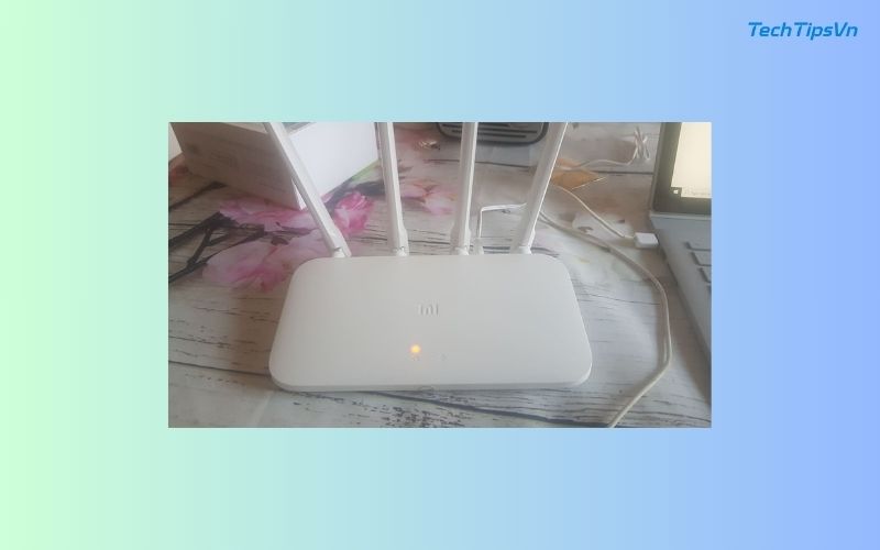 Hướng dẫn cài đặt wifi Xiaomi 4C đơn giản, nhanh chóng Cắm nguồn điện cho thiết bị Xiaomi 4C và bật thiết bị