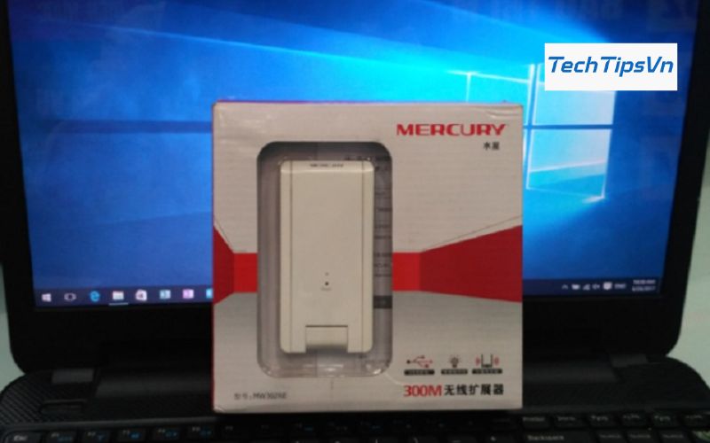 Hướng dẫn cài đặt kích wifi Mercury MW302RE đơn giản tại nhà Bước 2: Cấp nguồn cho thiết bị